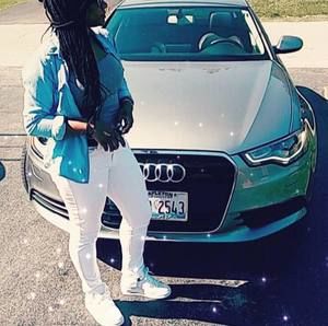 Meet your Posher, Connie